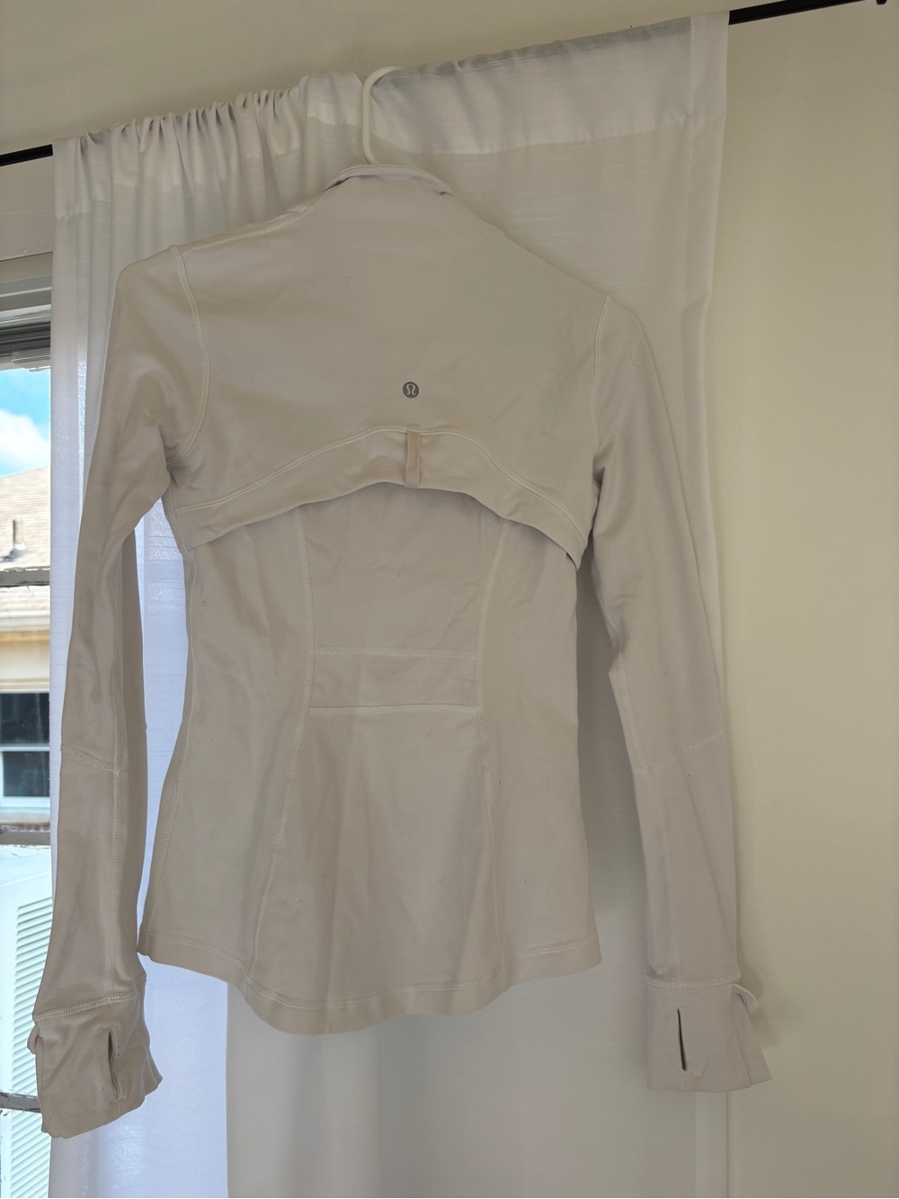Define Jacket Nulu - Picture 3 of 3
